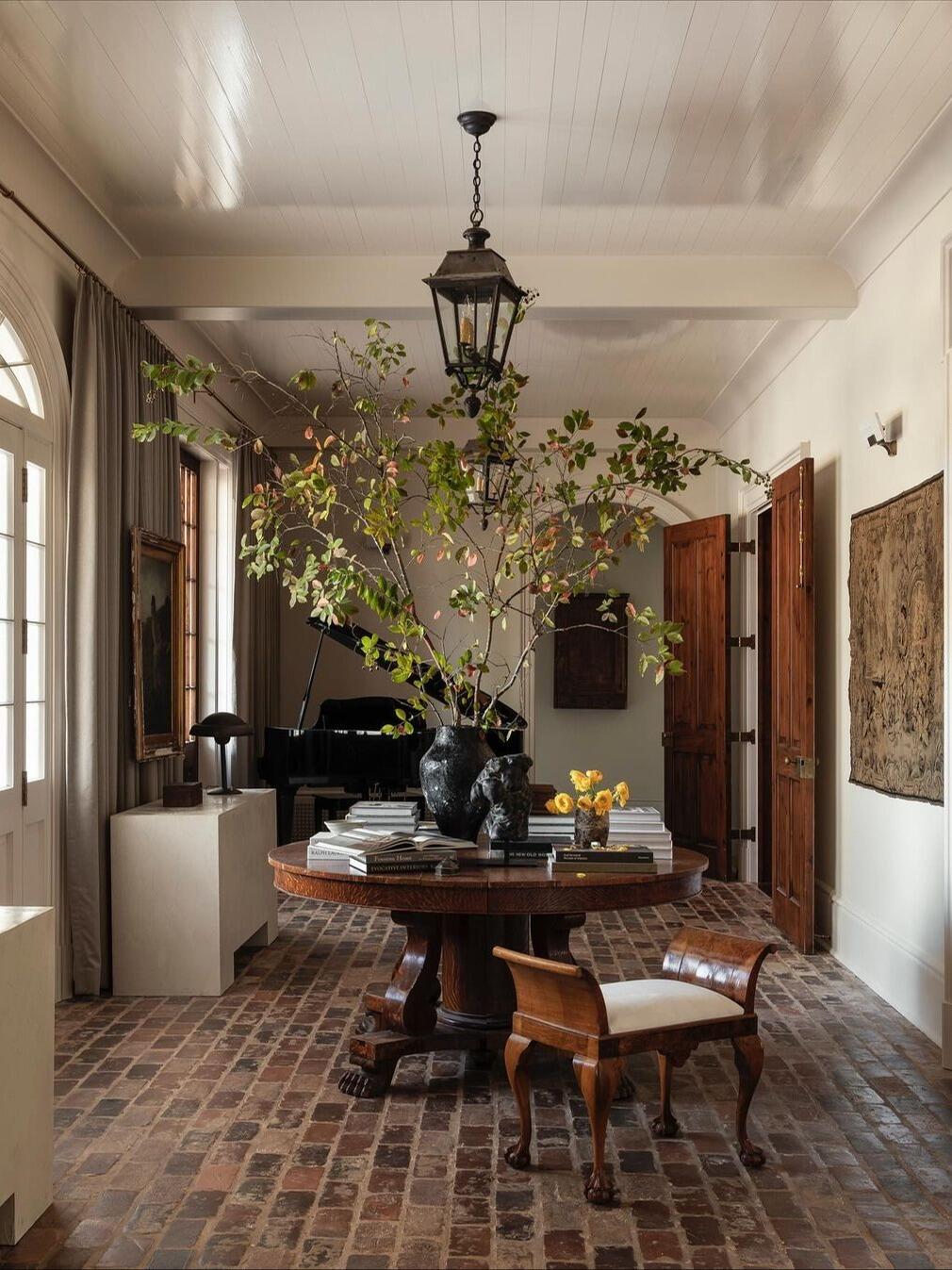 Timeless Grandeur in Memphis: A Greek Revival Home with Contemporary Soul