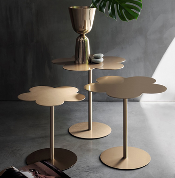 Unique design choice for modern home: flower-shaped coffee table